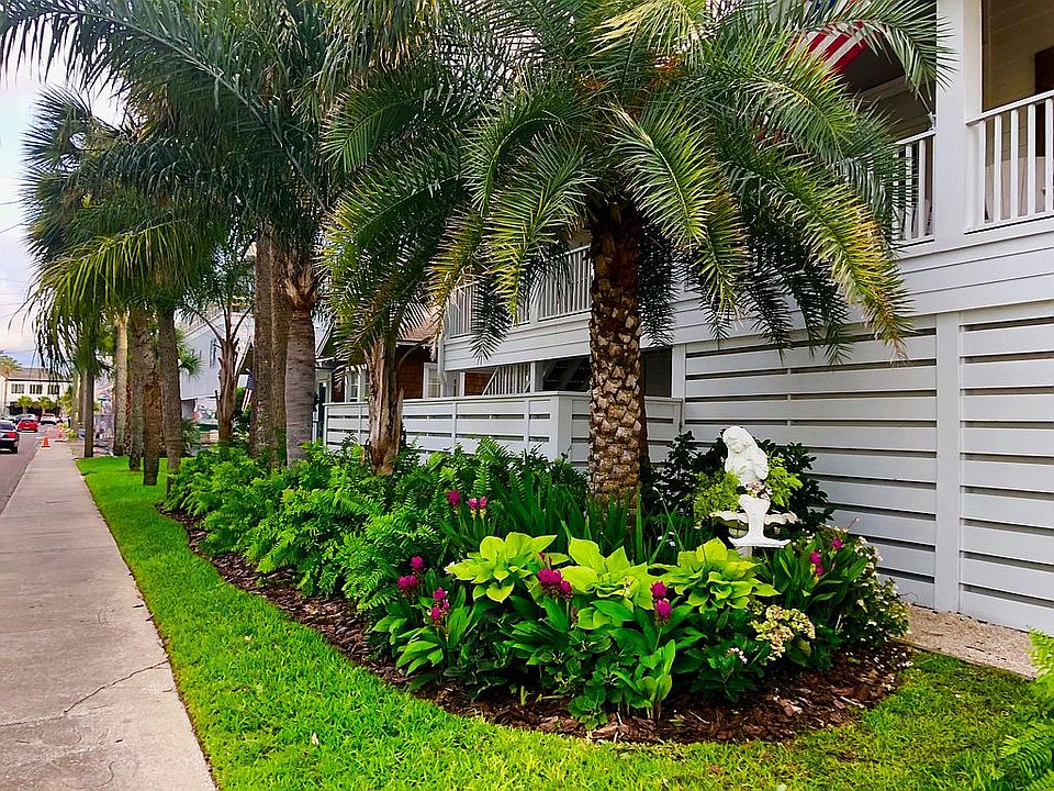 2nd image of 302 1st St
