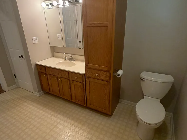 130 Carden Ln — Photo 3