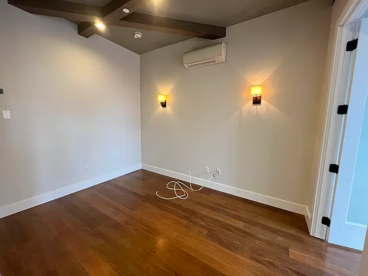 Rented by Tapiro Realty | media 11