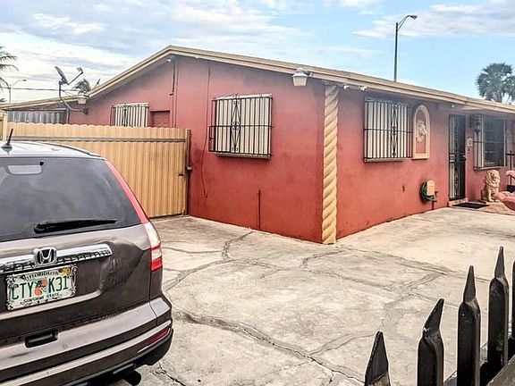 4th image of 3121 NW 103rd St #3121