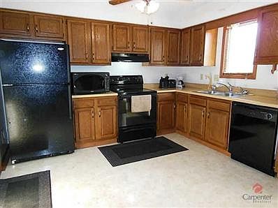 3rd image of 8853 Tracy Dr