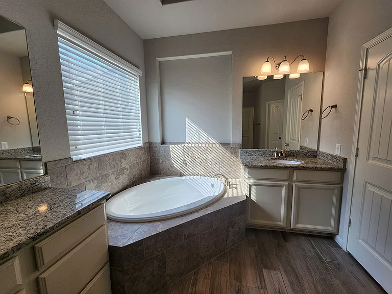 338 Oak Creek Way — Photo 27