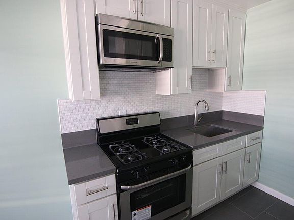 5th image of 449 N Hoover St APT 14
