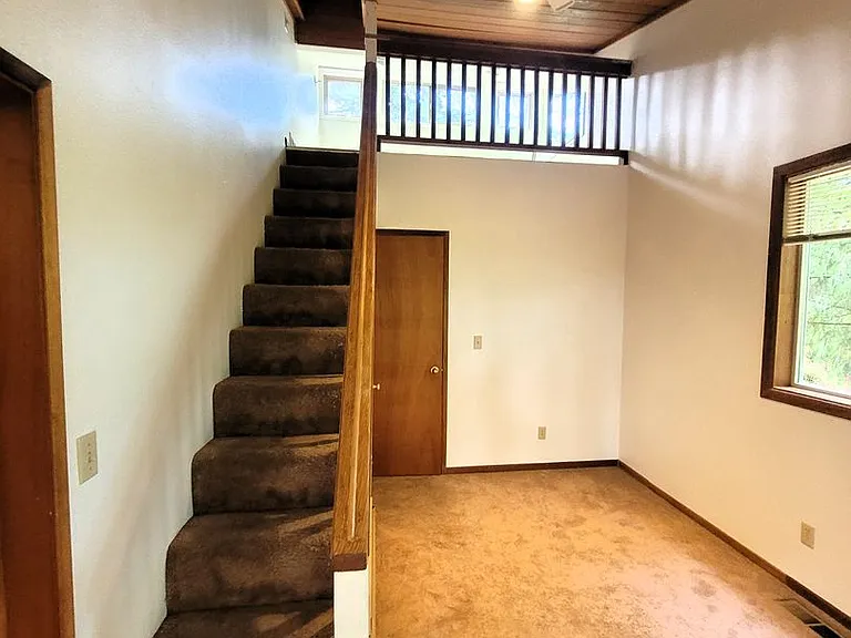1327 Toledo St — Photo 25