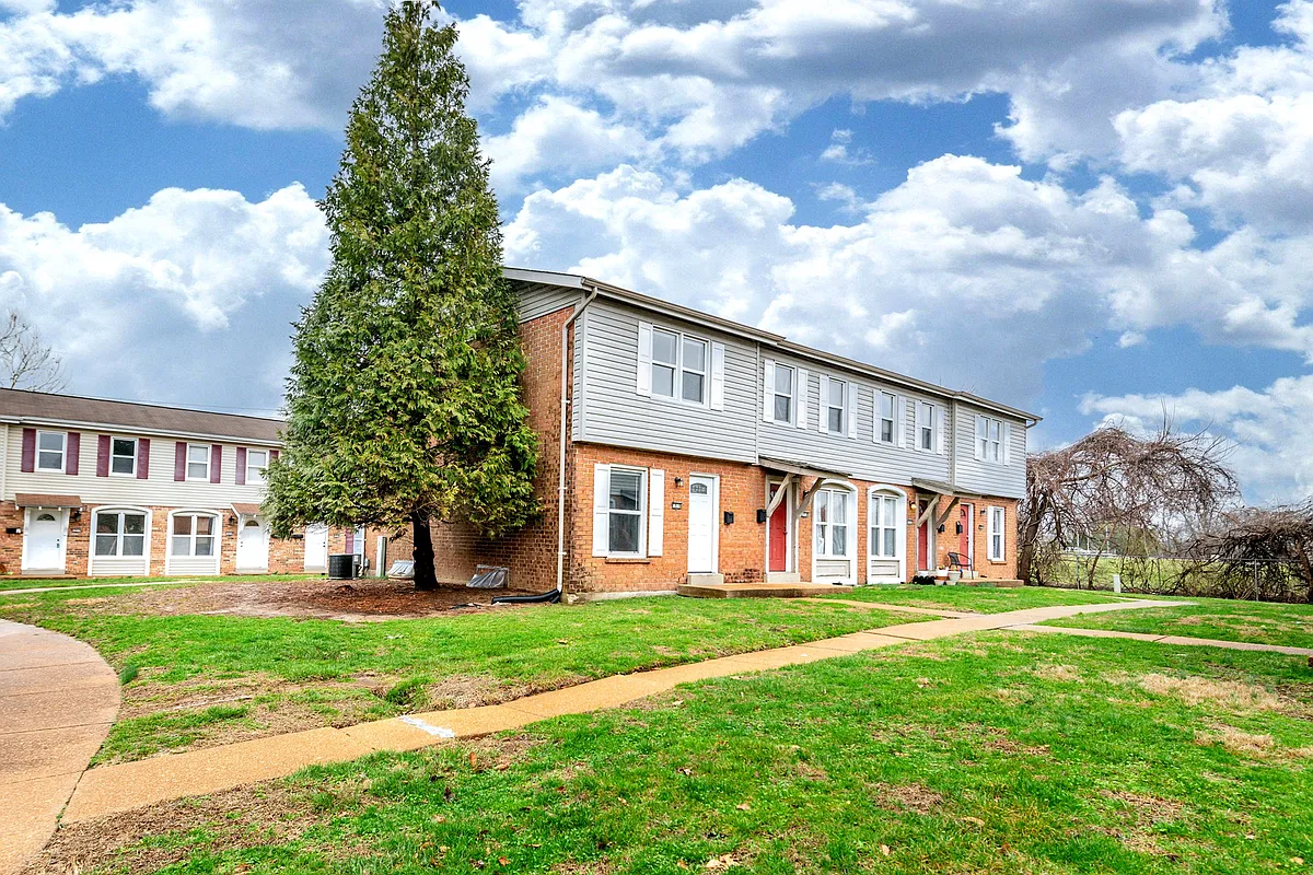 Building Photo - 1016 Parkcrest Dr