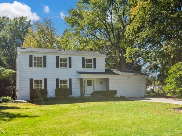 1590 Amboy Dr, Hudson, OH 44236