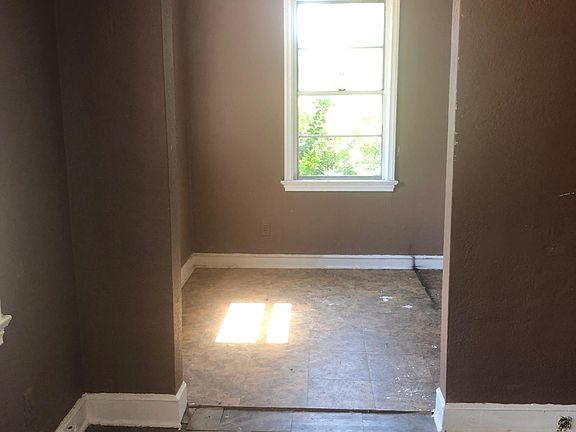 3rd image of 982 Marble Ave