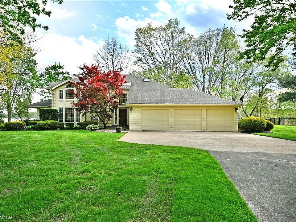 1st image of 1551 Lake Crest Dr