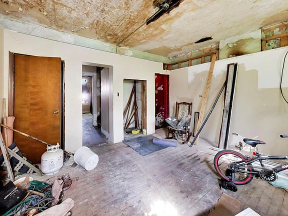 5th image of 10713 S Champlain Ave