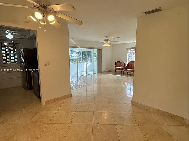 300 NW 42nd St #0 — Photo 8