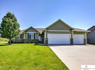 17321 Meredith Ave, Omaha, NE 68116