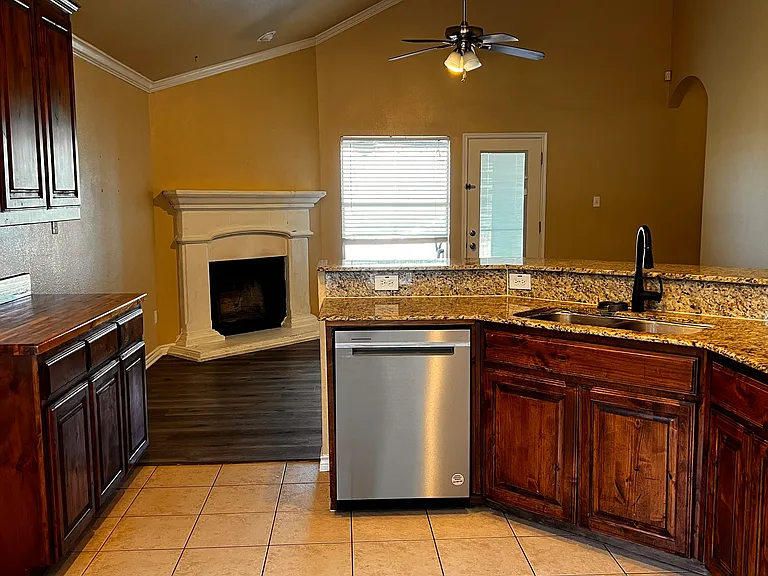 12413 Shine Ave — Photo 13
