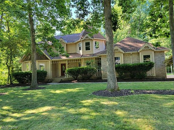 2nd image of 2576 Cedarwood Ct