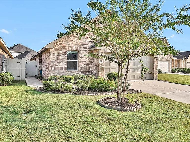 9316 Colonial Bent Ct — Photo 3