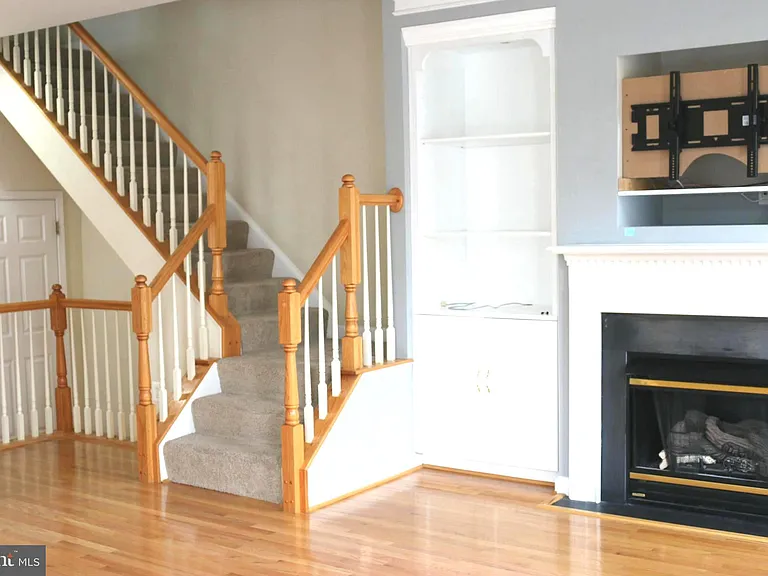 1601 Leeds Castle Dr — Photo 11