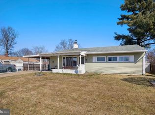 74 Gamewood Rd, Levittown, PA 19057