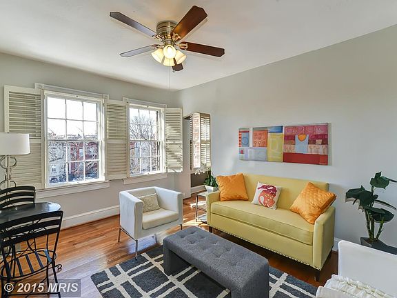 Bright LR/DR w/plantation shutters