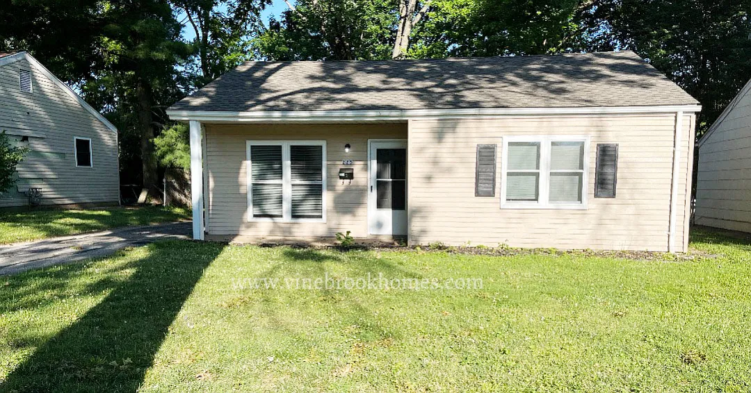 225 Brackleigh Ln photo 1