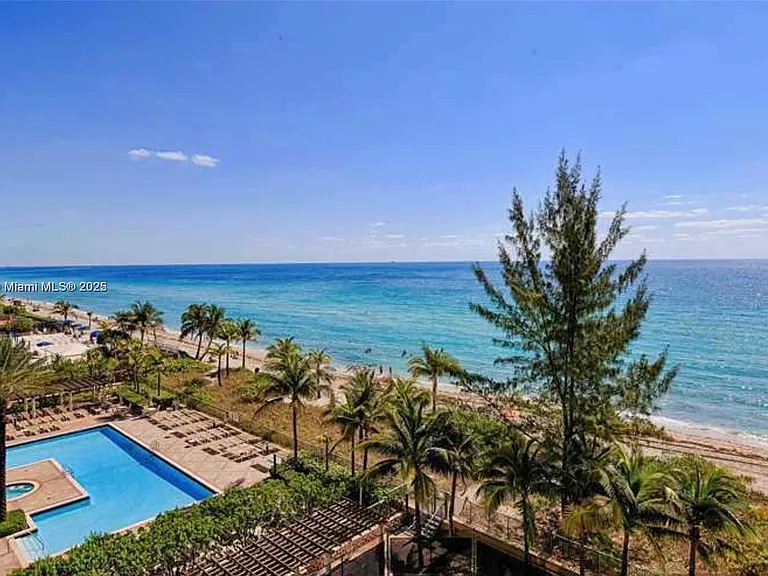 2069 S Ocean Dr — Photo 11