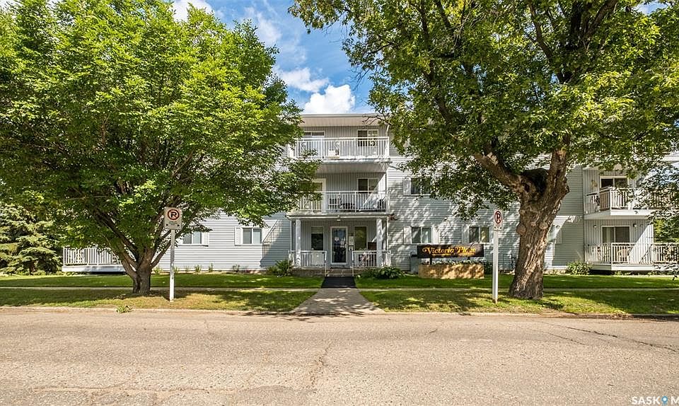 1st image of UNIT 105-66 19th STREET W