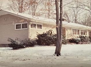 16348 Forge Hill Dr, Garrettsville, OH 44231