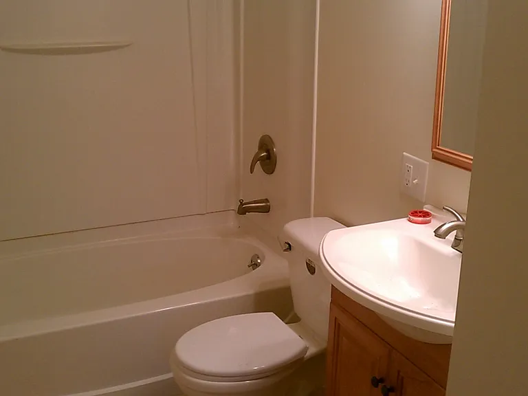 3060 Woodmanor Ct — Photo 11