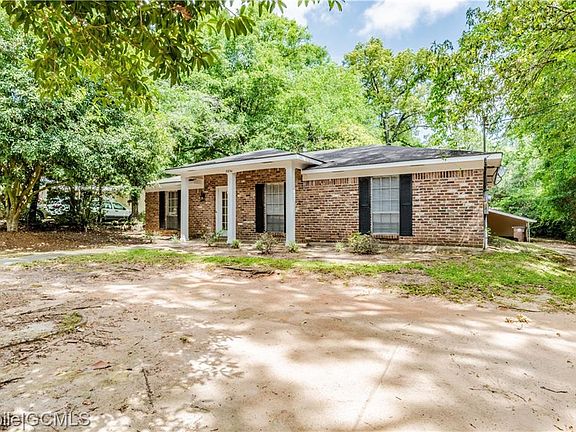 3rd image of 3854 Hilton Dr