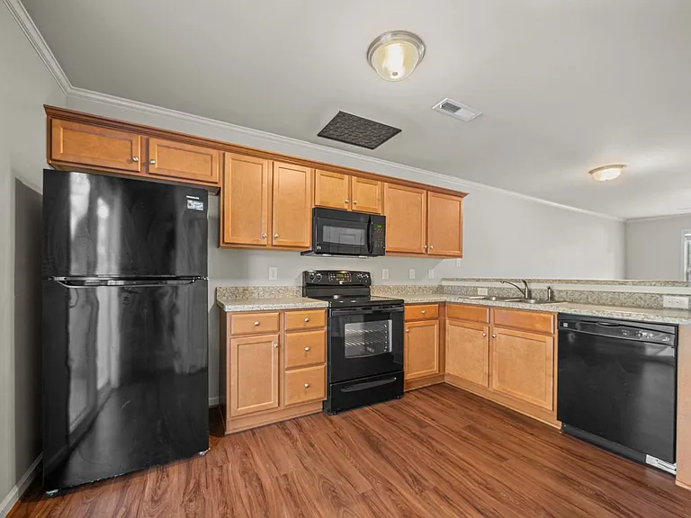 401 Sullivan Loop Rd — Photo 6