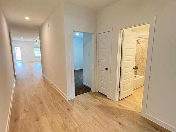 3rd image of 1631 Solana Dr