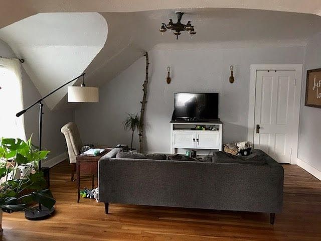 1st image of 11 S Lincoln St APT 1