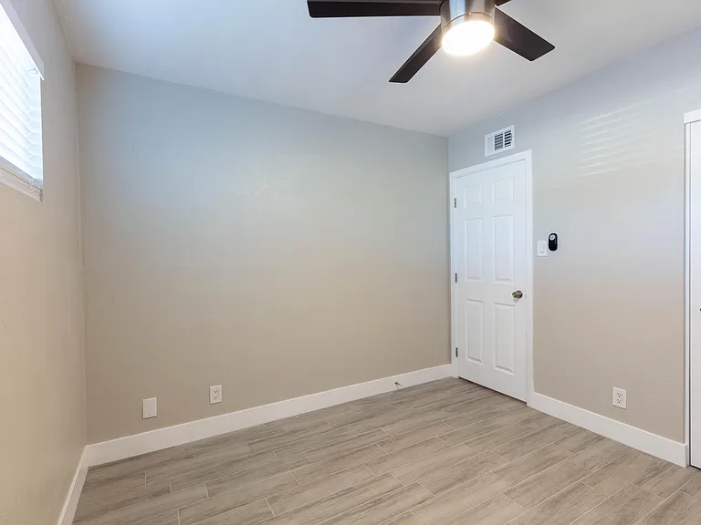 1218 S Smith Rd #B-C — Photo 7