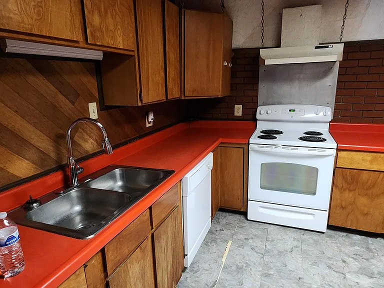 3451 Duncan Rd — Photo 2