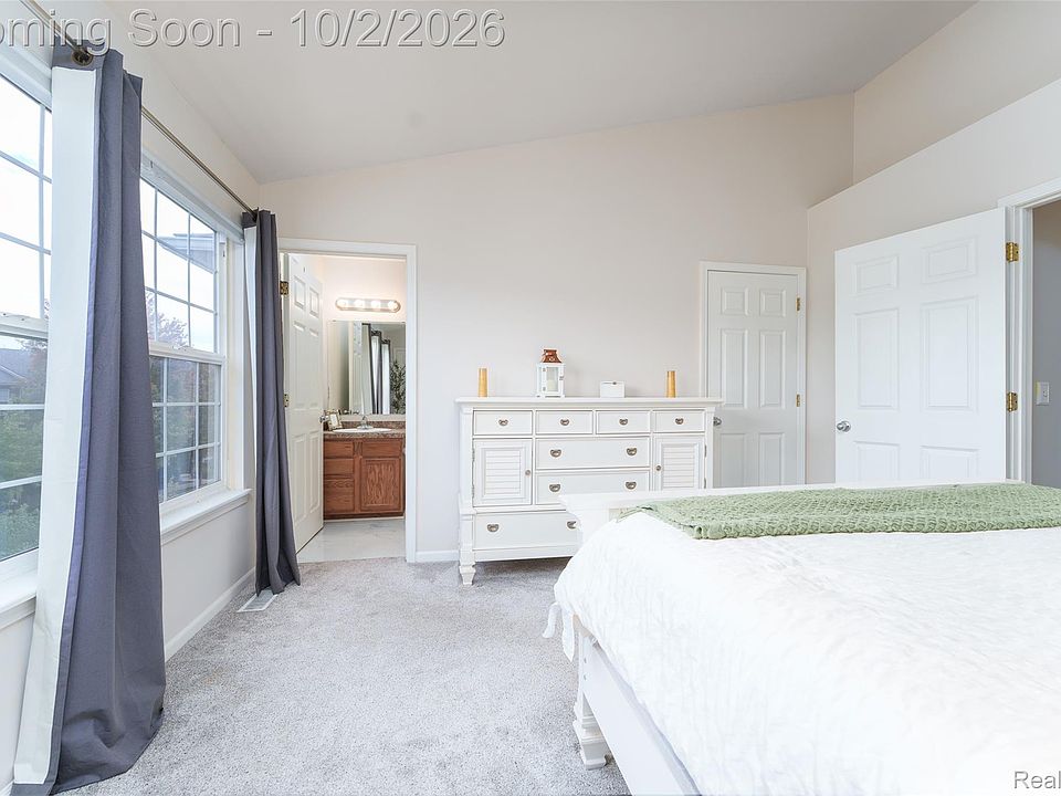 1630 Town Commons Dr, photo 15