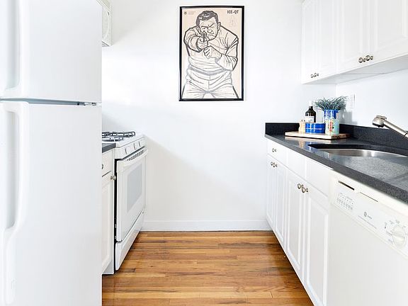 3rd image of 56 Court Street 7h #7H