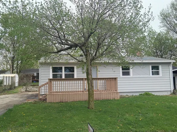 1307 Glenwood Rd, Bloomington, IL 61704