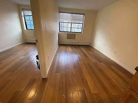 4th image of 1425 Longfellow Ave #3I