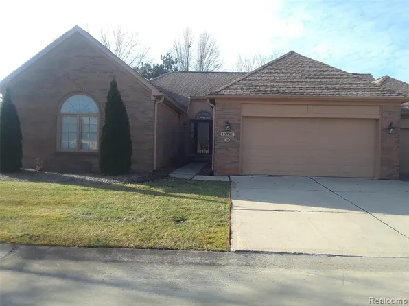 18740 Carriage Ln, Riverview, MI 48193