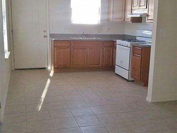 5th image of 4000 Clifton Ave #A/b