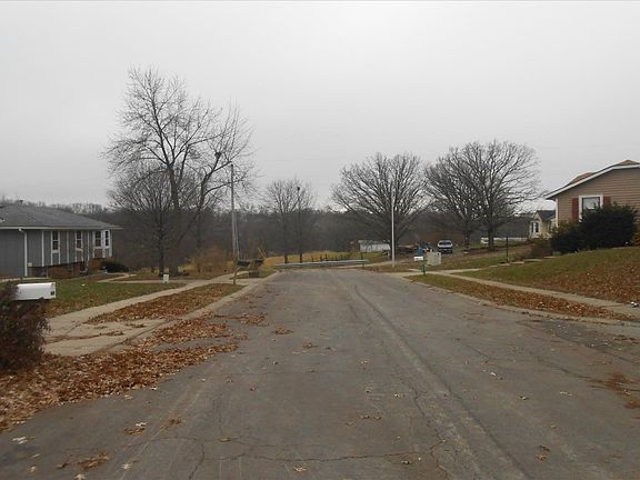 4th image of 7107 N Shannon Ave