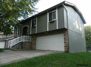 5013 Glasgow Ave, Omaha, NE 68157