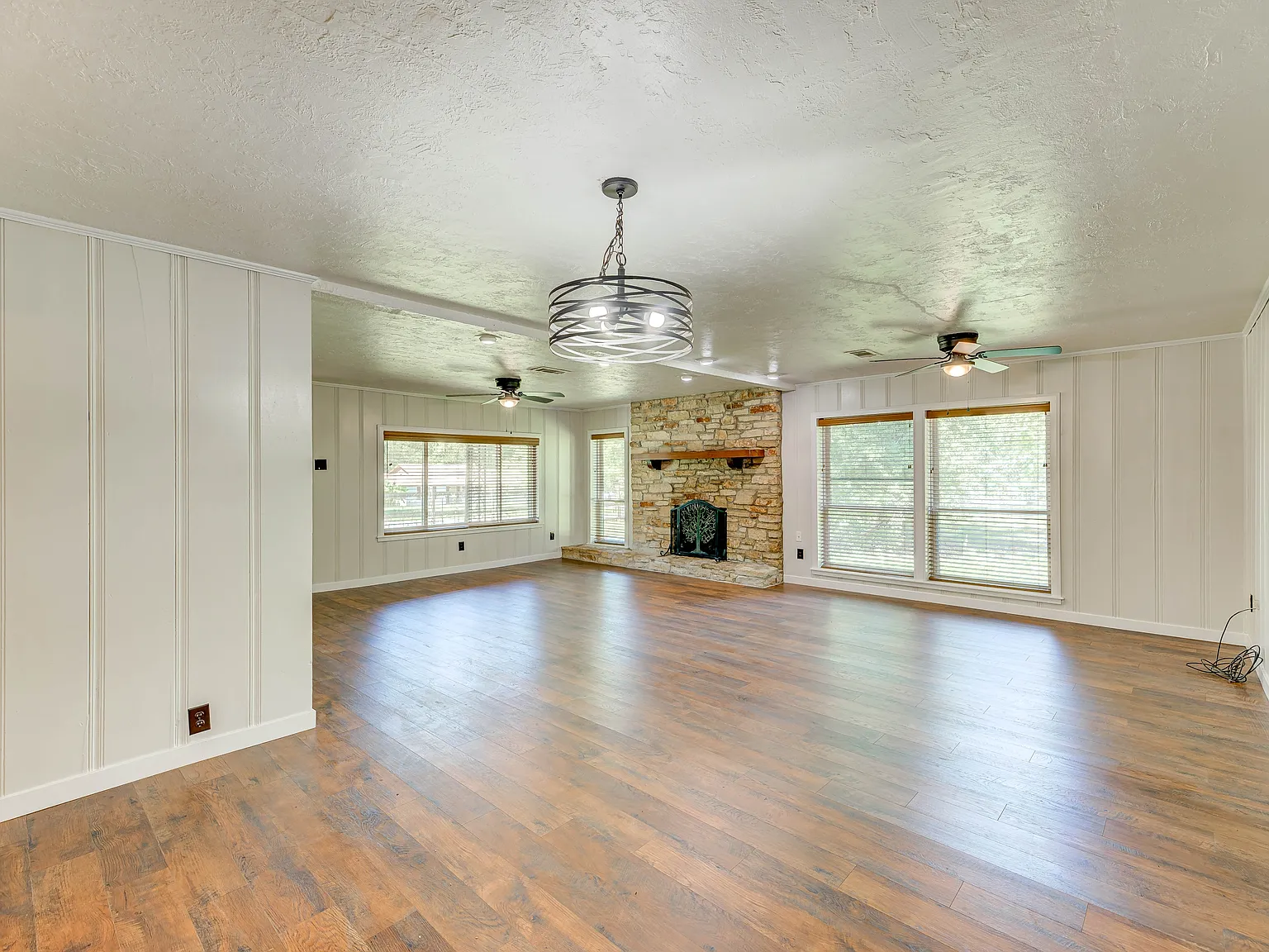 795 Loop 393 - 1 — Photo 4