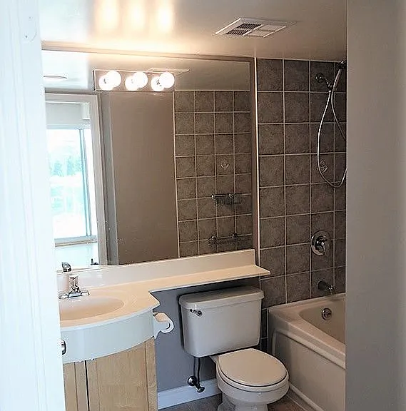 600 Queens Quay W #828 — Photo 9