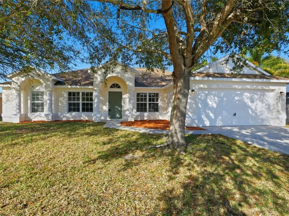 843 SE Carnival Ave, Port Saint Lucie, FL 34983