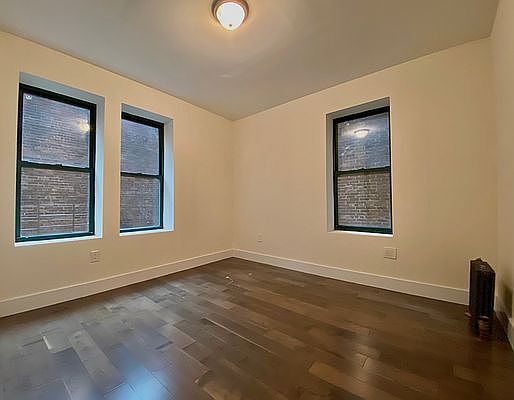 3rd image of 1090 Saint Nicholas Ave #A5