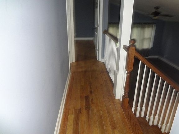 4th image of 1720 Queens Ct