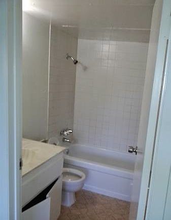 3rd image of 501 S Maryland Pkwy APT B17