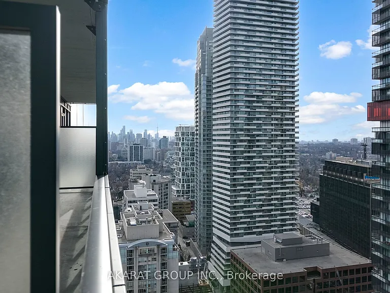 39 Roehampton Ave #2407 — Photo 28