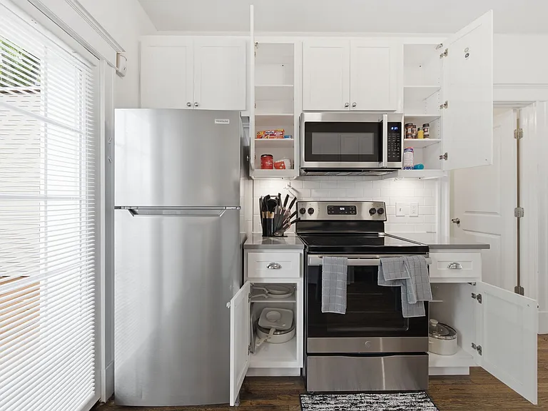 5744 Pershing Ave #1W — Photo 19