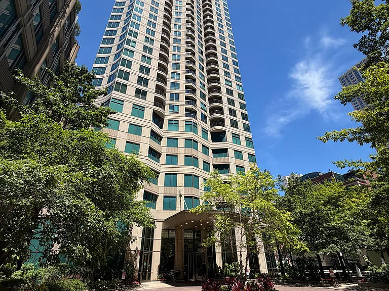 400 N Lasalle St #4212 — Photo 1