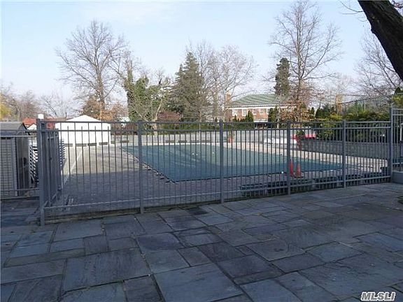 5th image of 345 Warwick Ave